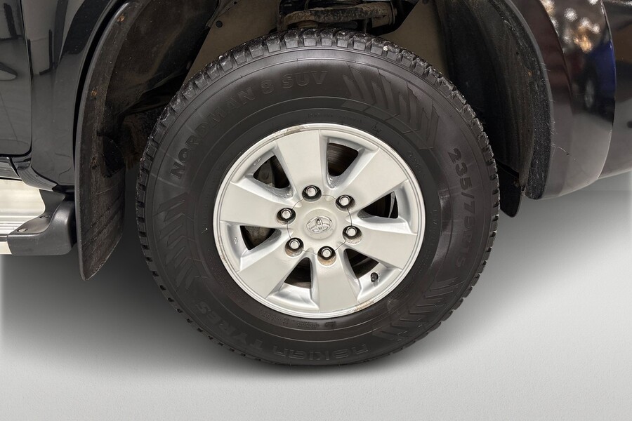 Toyota Hilux vaihtoauto