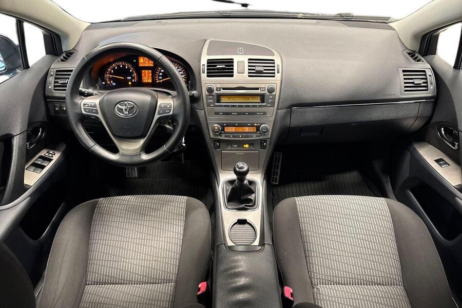 Toyota Avensis vaihtoauto