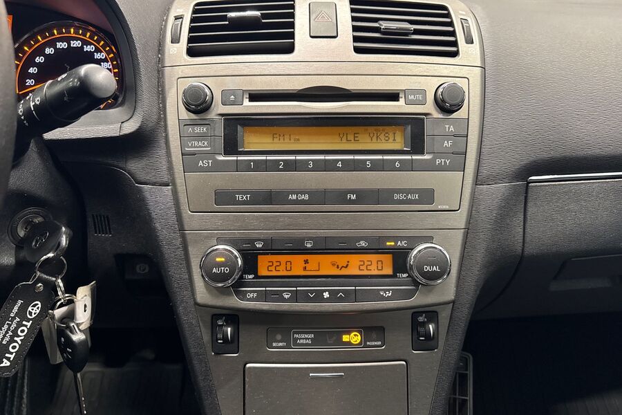 Toyota Avensis vaihtoauto