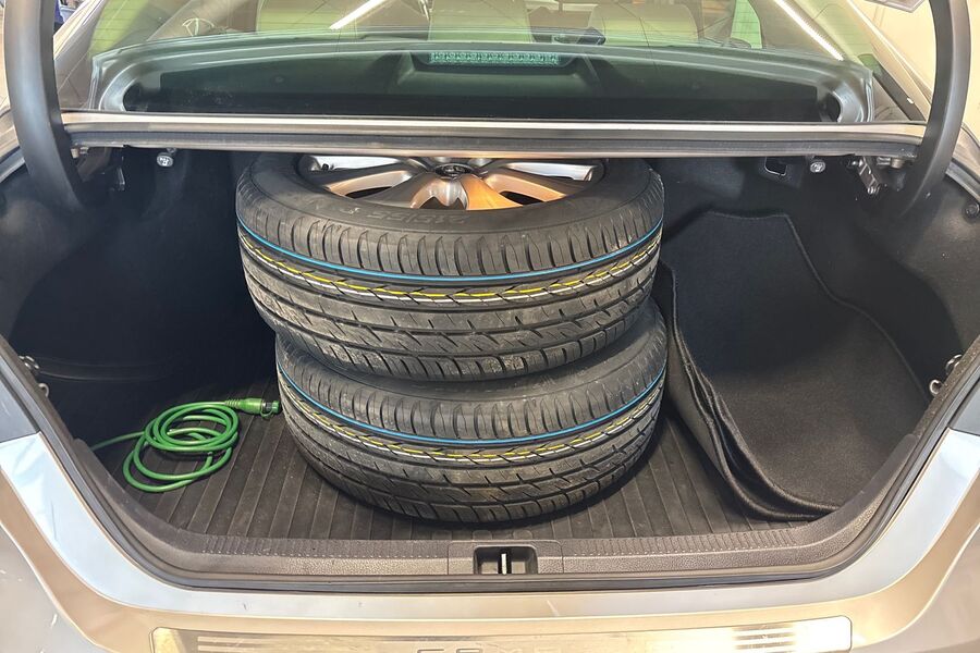 Toyota Camry vaihtoauto