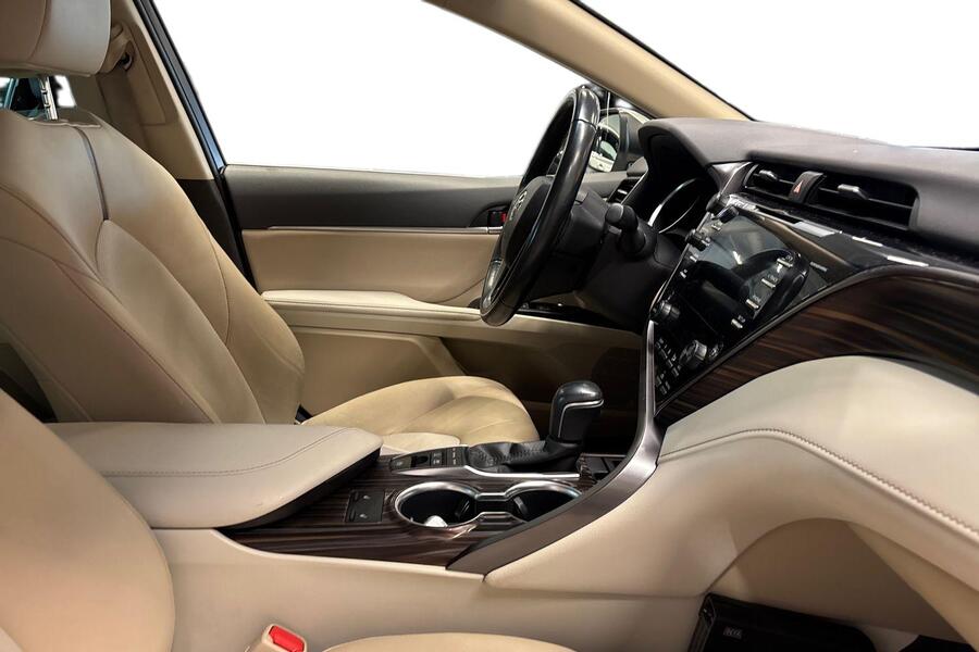 Toyota Camry vaihtoauto