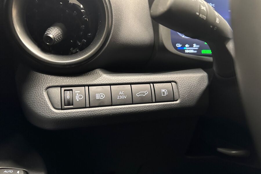 Toyota C-HR vaihtoauto