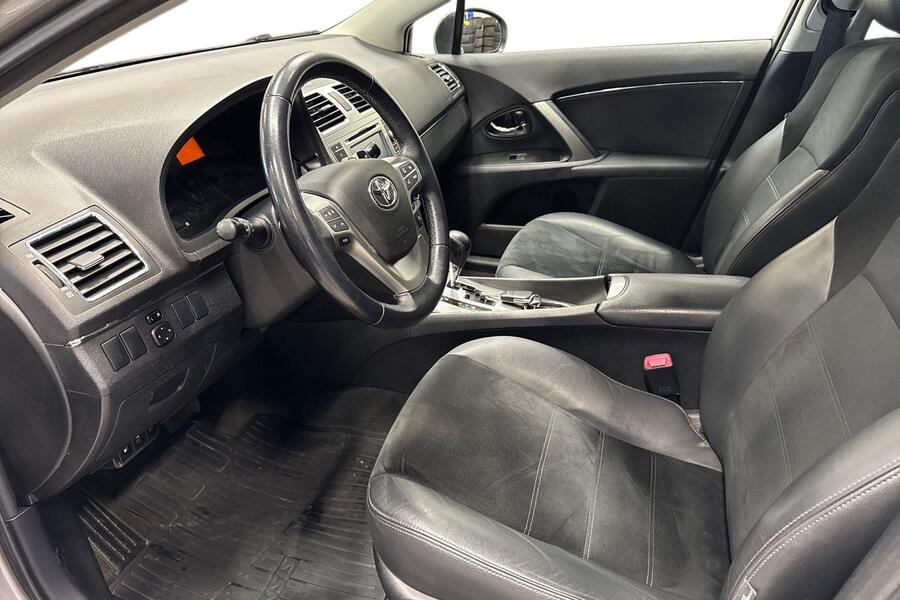 Toyota Avensis vaihtoauto