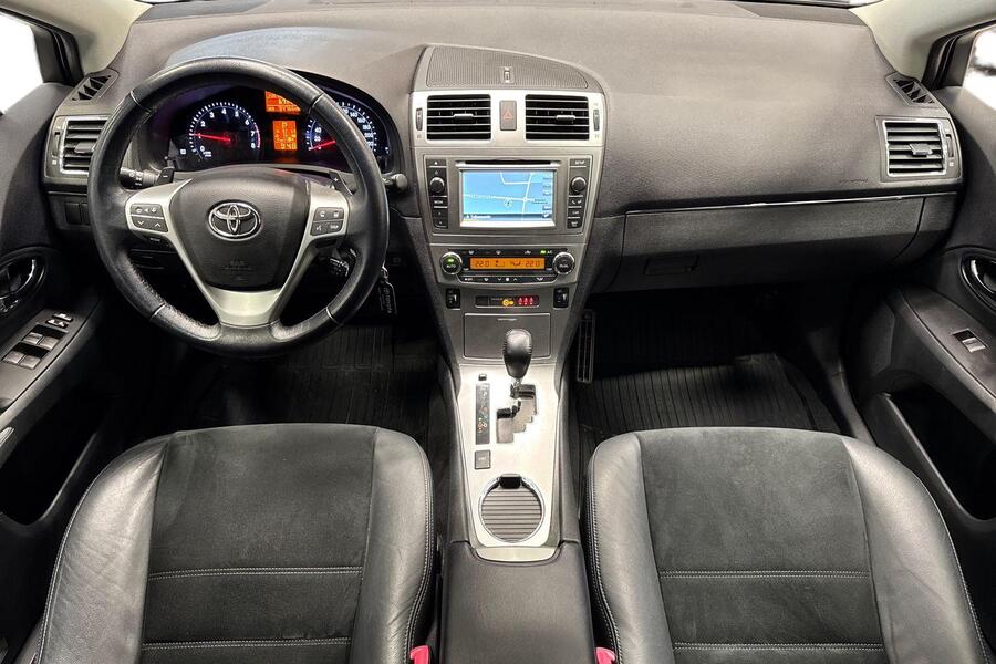 Toyota Avensis vaihtoauto