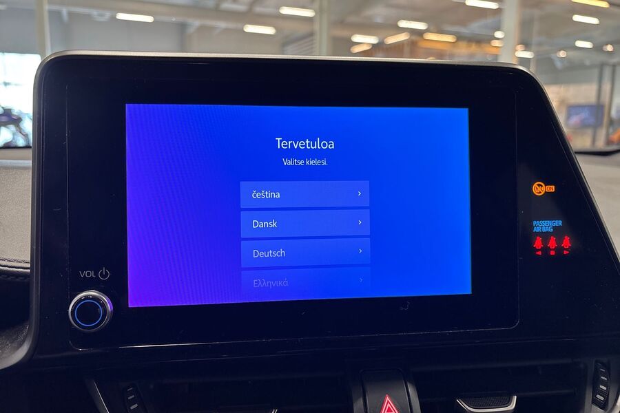 Toyota C-HR vaihtoauto