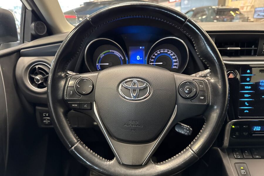 Toyota Auris vaihtoauto