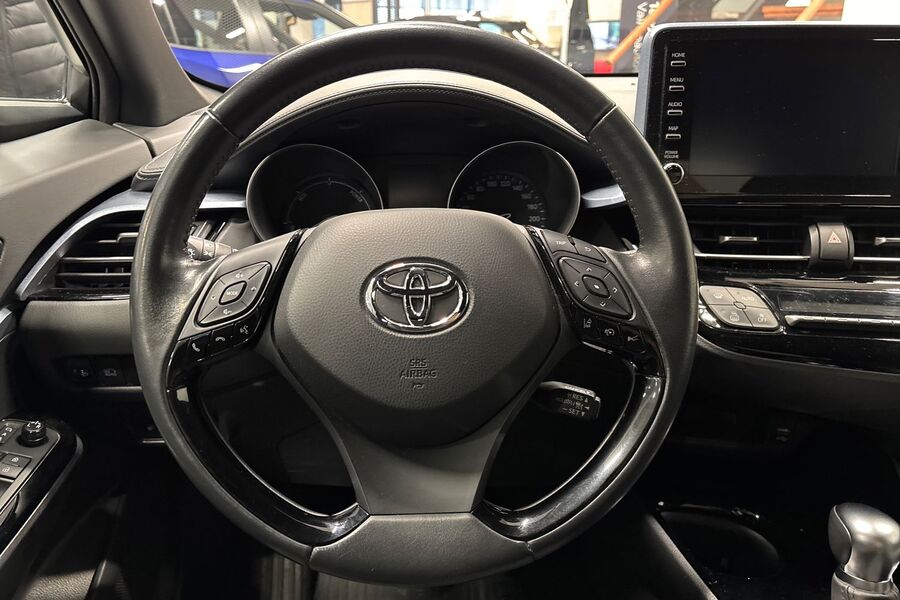 Toyota C-HR vaihtoauto