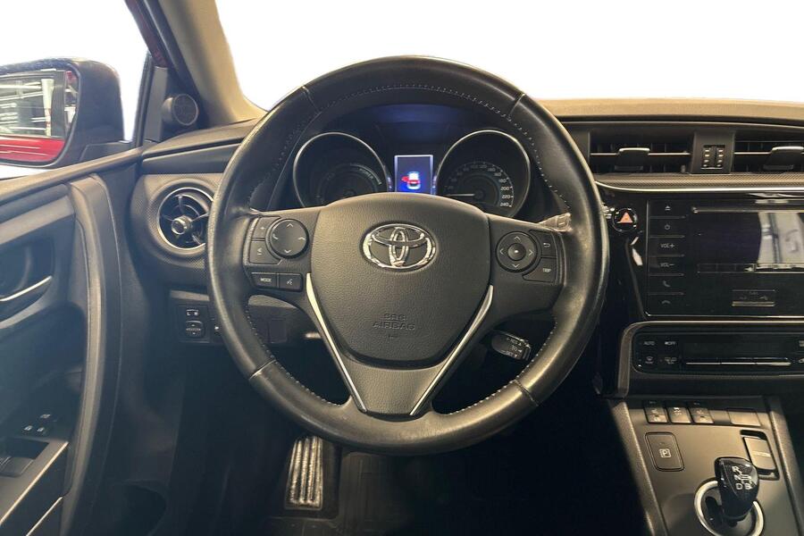 Toyota Auris vaihtoauto