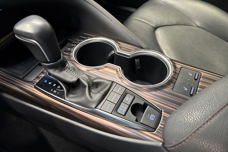 Toyota Camry vaihtoauto