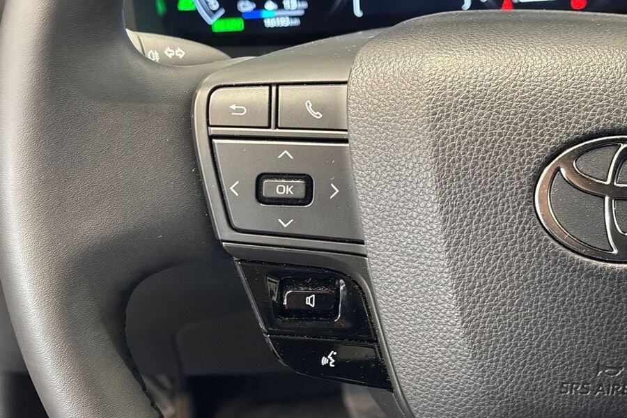 Toyota C-HR vaihtoauto