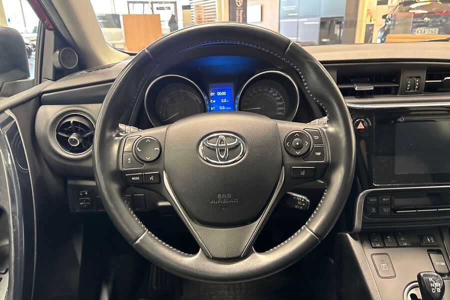 Toyota Auris vaihtoauto