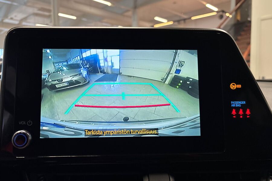 Toyota C-HR vaihtoauto