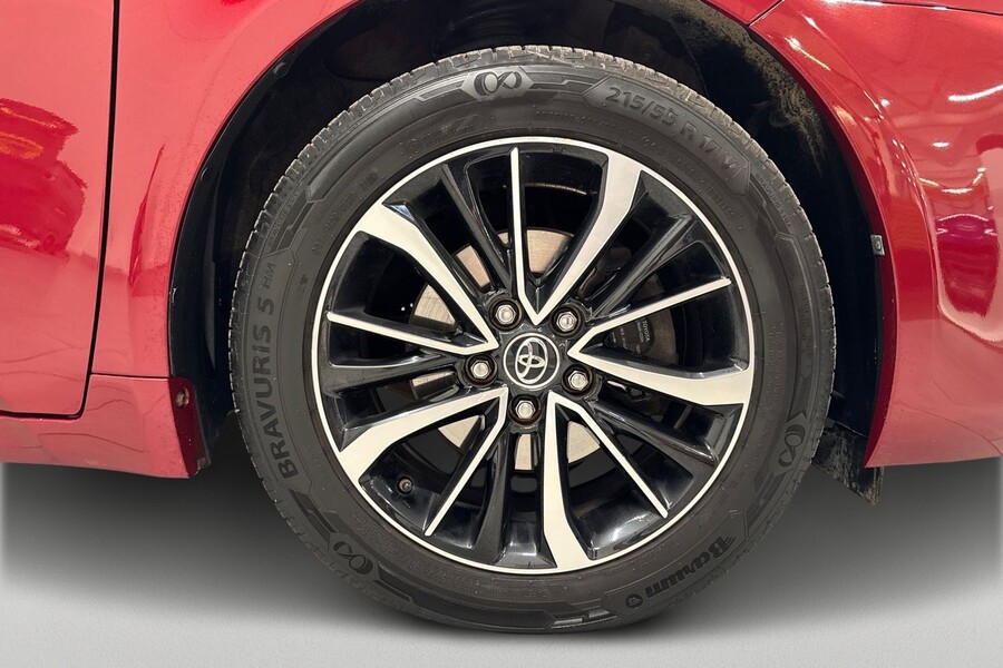 Toyota Avensis vaihtoauto