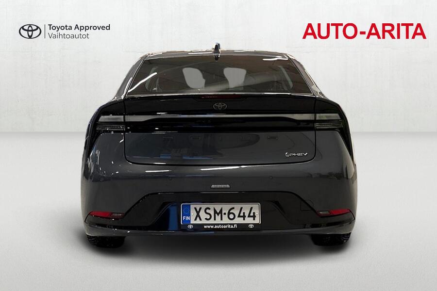 Toyota Prius Plug-in vaihtoauto