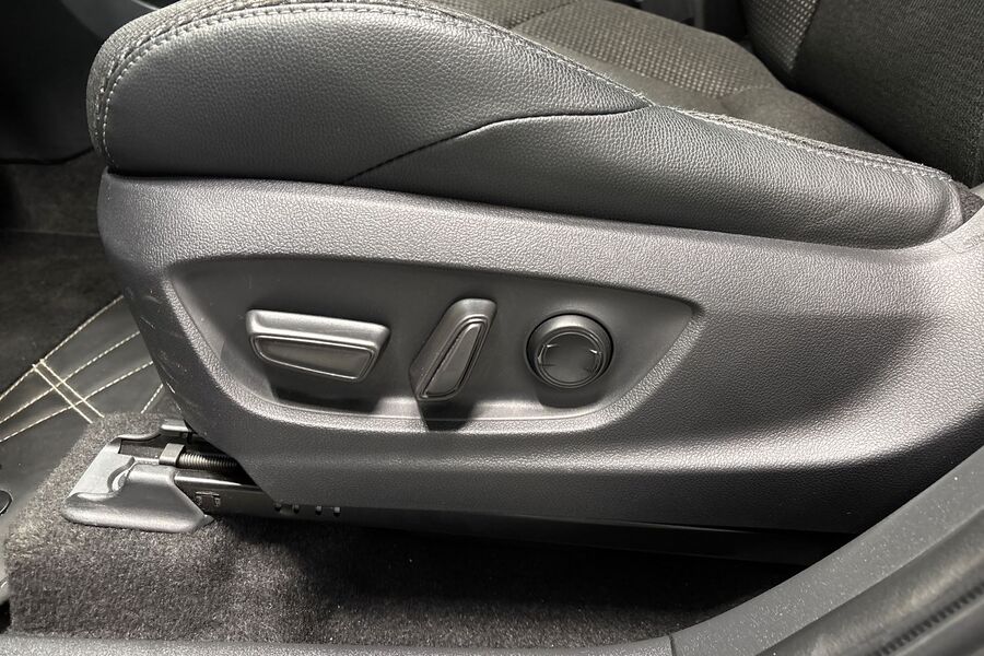 Toyota bZ4X vaihtoauto