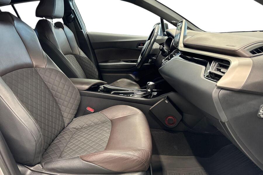 Toyota C-HR vaihtoauto