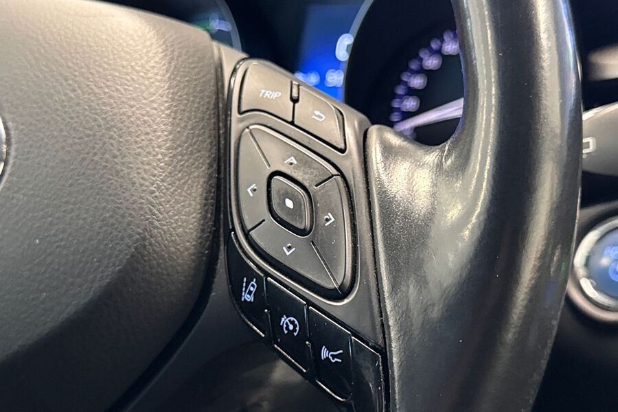 Toyota C-HR vaihtoauto