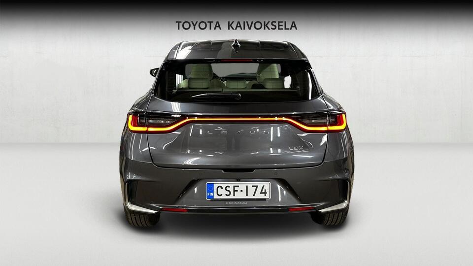 Lexus LBX vaihtoauto