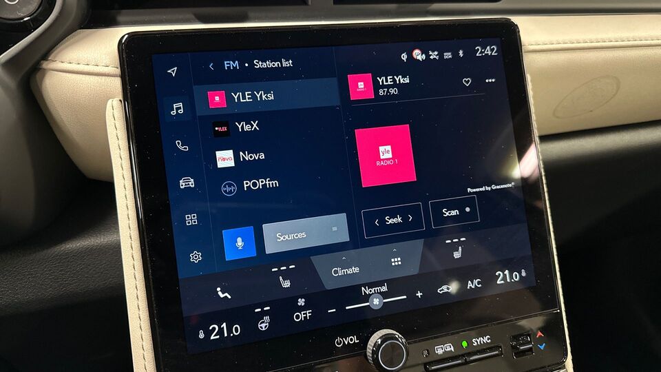 Lexus LBX vaihtoauto