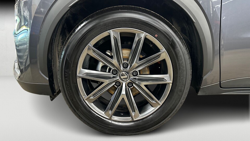 Lexus LBX vaihtoauto