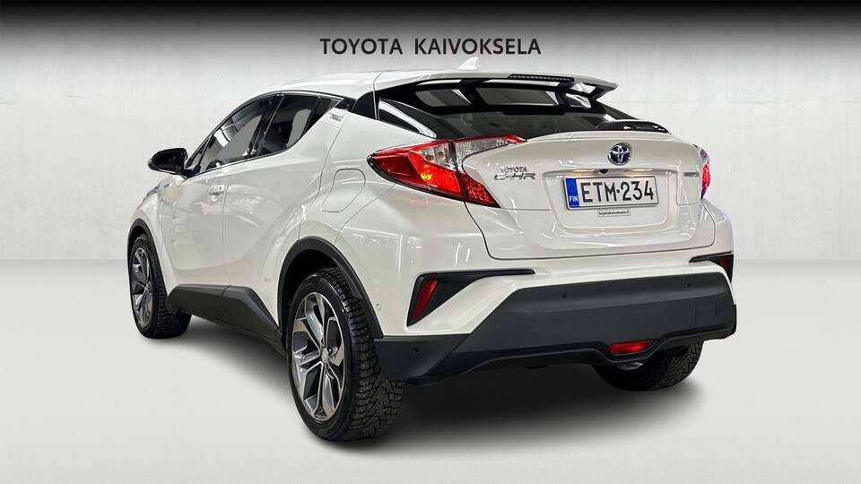 Toyota C-HR vaihtoauto