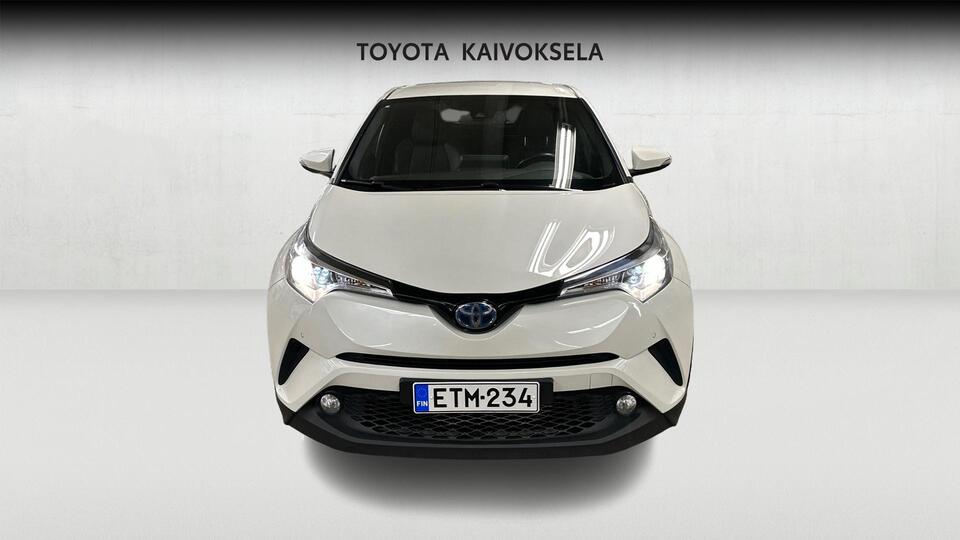 Toyota C-HR vaihtoauto
