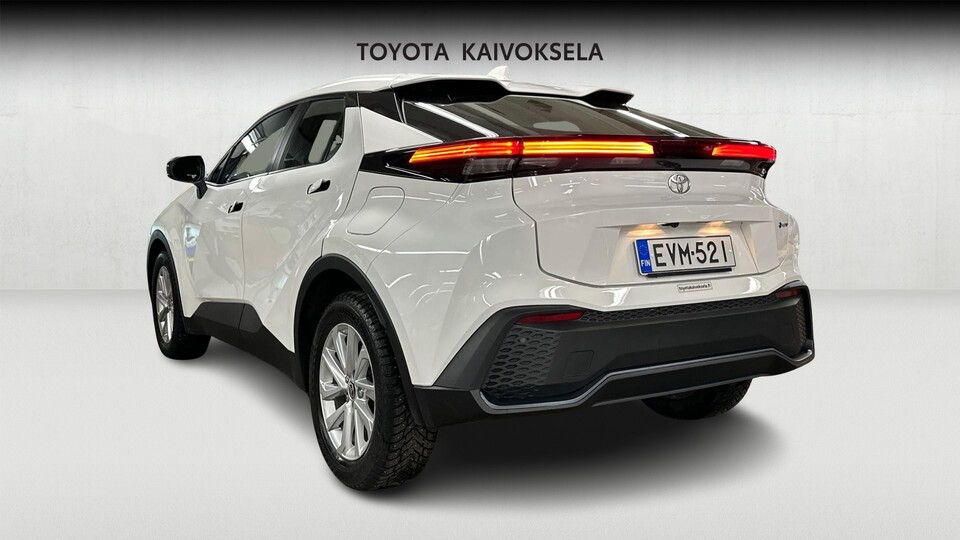 Toyota C-HR vaihtoauto