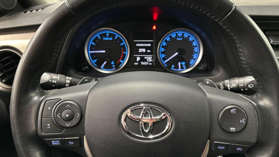 Toyota Auris vaihtoauto