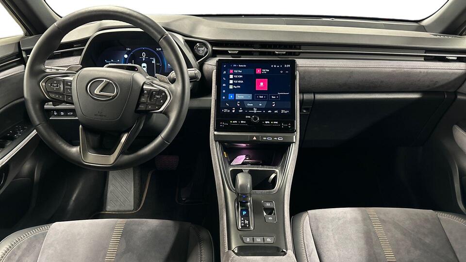 Lexus LBX vaihtoauto