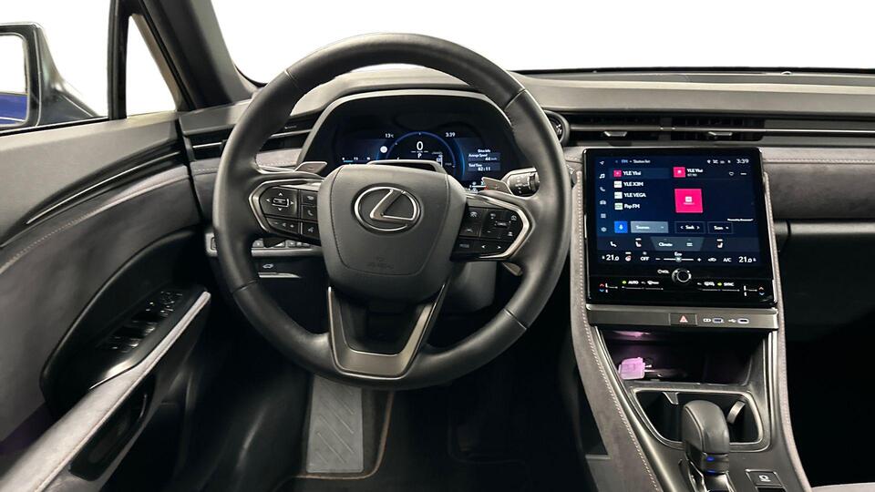 Lexus LBX vaihtoauto