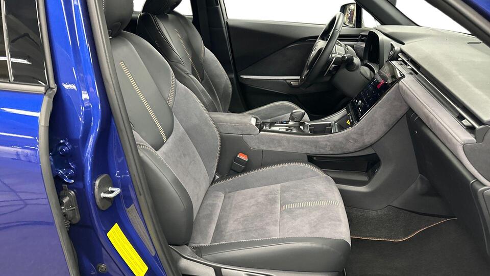 Lexus LBX vaihtoauto