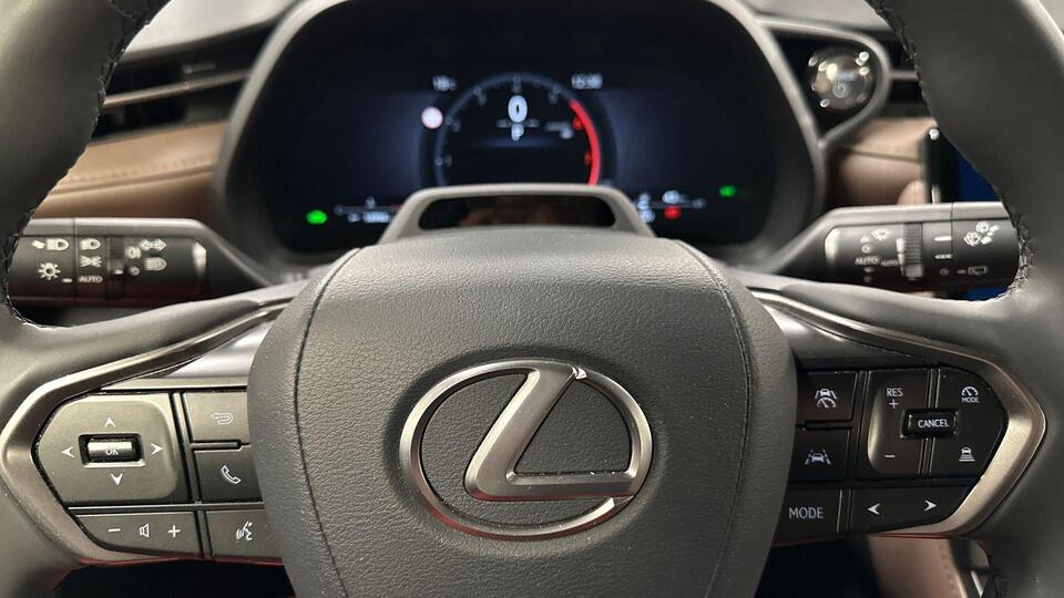 Lexus LBX vaihtoauto