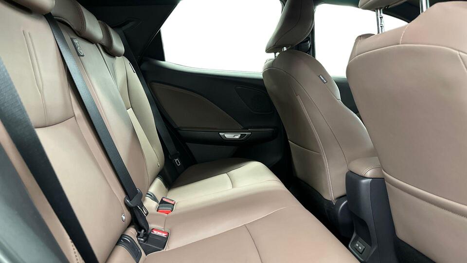 Lexus LBX vaihtoauto