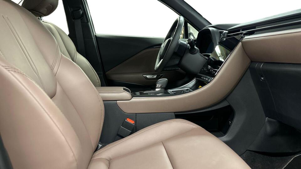 Lexus LBX vaihtoauto