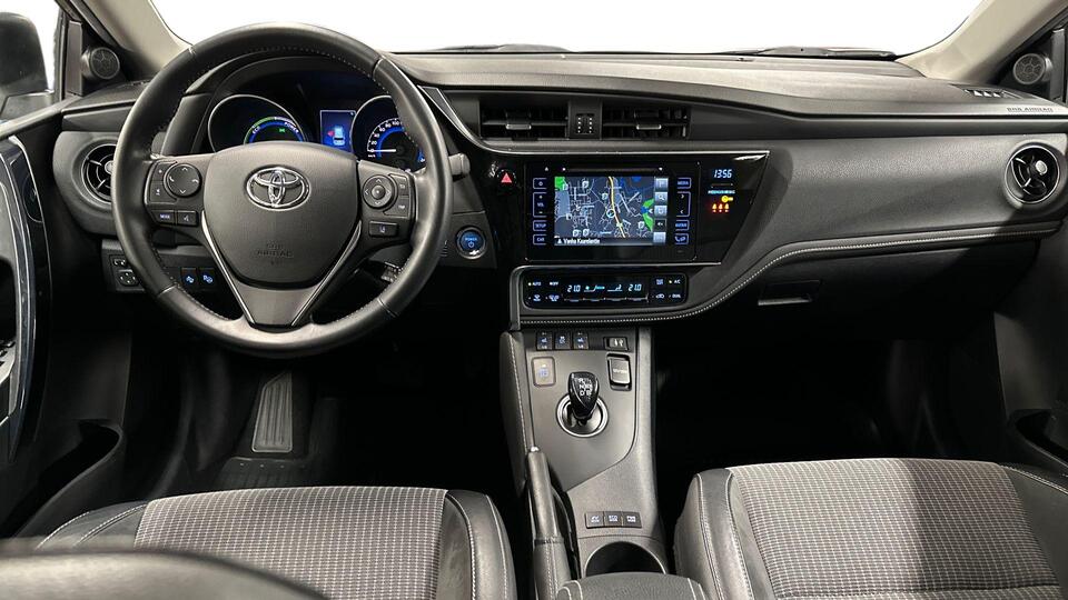 Toyota Auris vaihtoauto