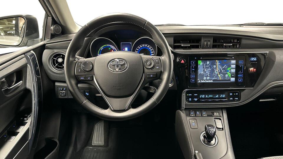 Toyota Auris vaihtoauto