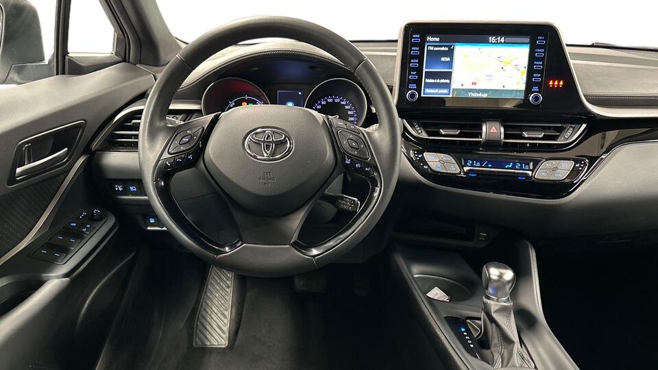 Toyota C-HR vaihtoauto