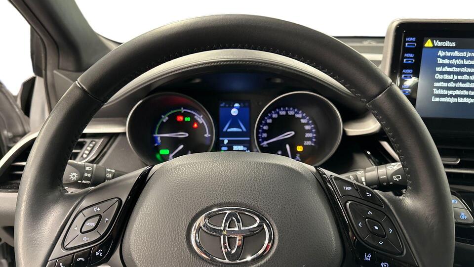Toyota C-HR vaihtoauto