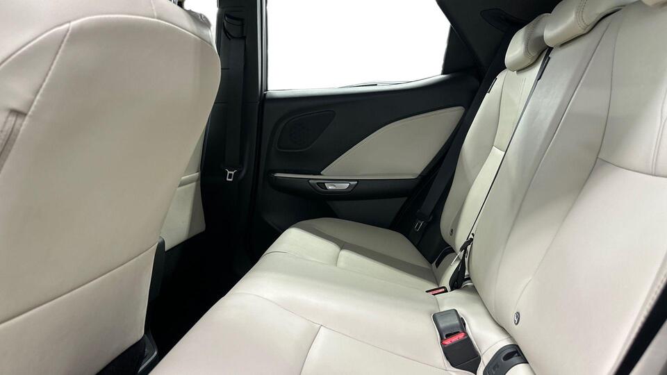 Lexus LBX vaihtoauto