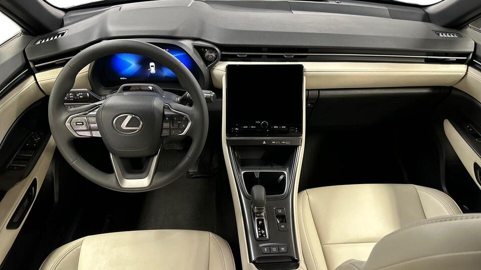 Lexus LBX vaihtoauto