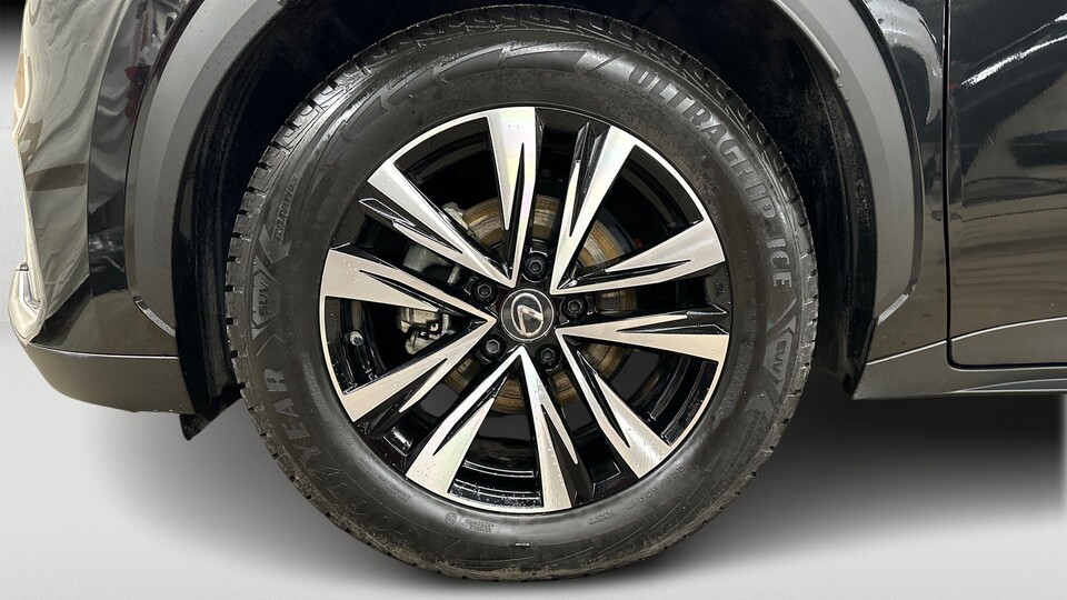 Lexus LBX vaihtoauto