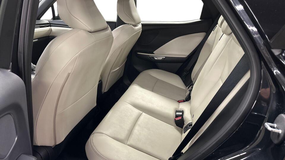 Lexus LBX vaihtoauto