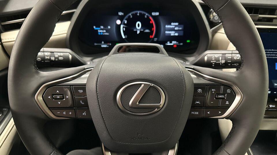 Lexus LBX vaihtoauto