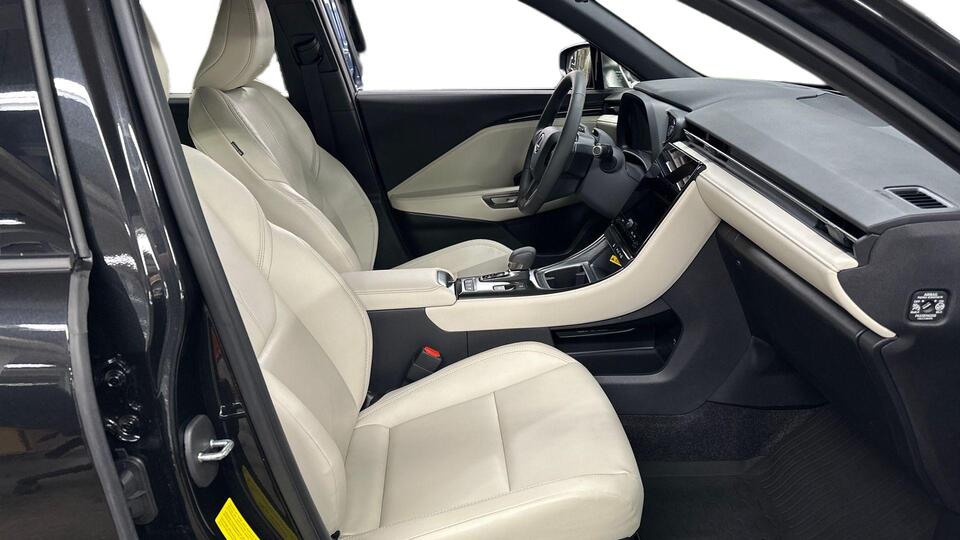 Lexus LBX vaihtoauto