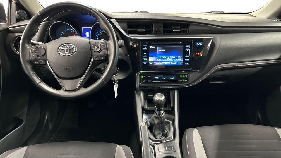 Toyota Auris vaihtoauto
