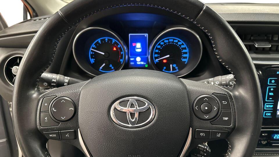 Toyota Auris vaihtoauto