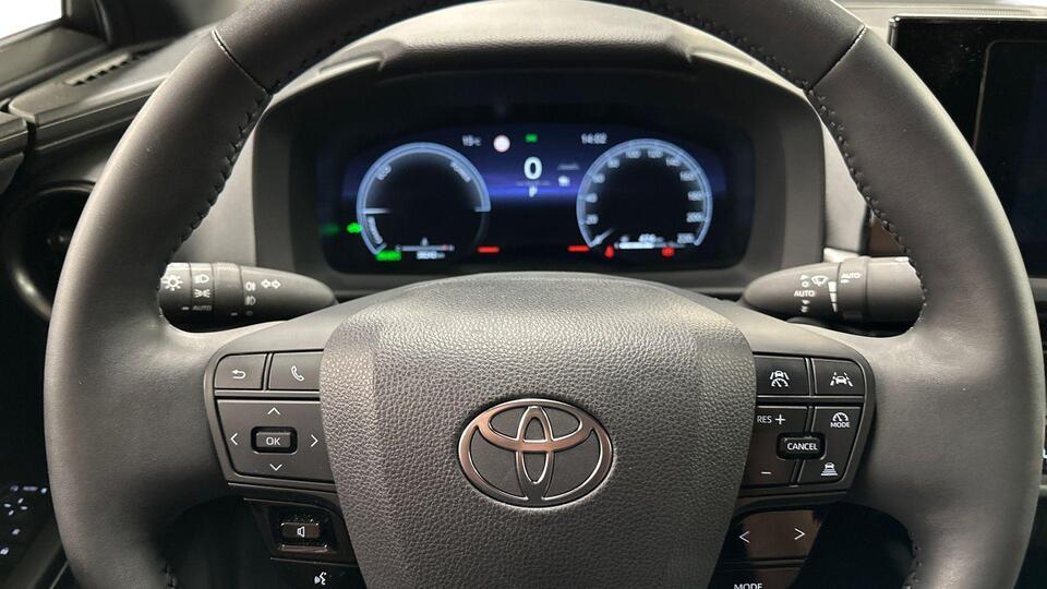 Toyota C-HR vaihtoauto