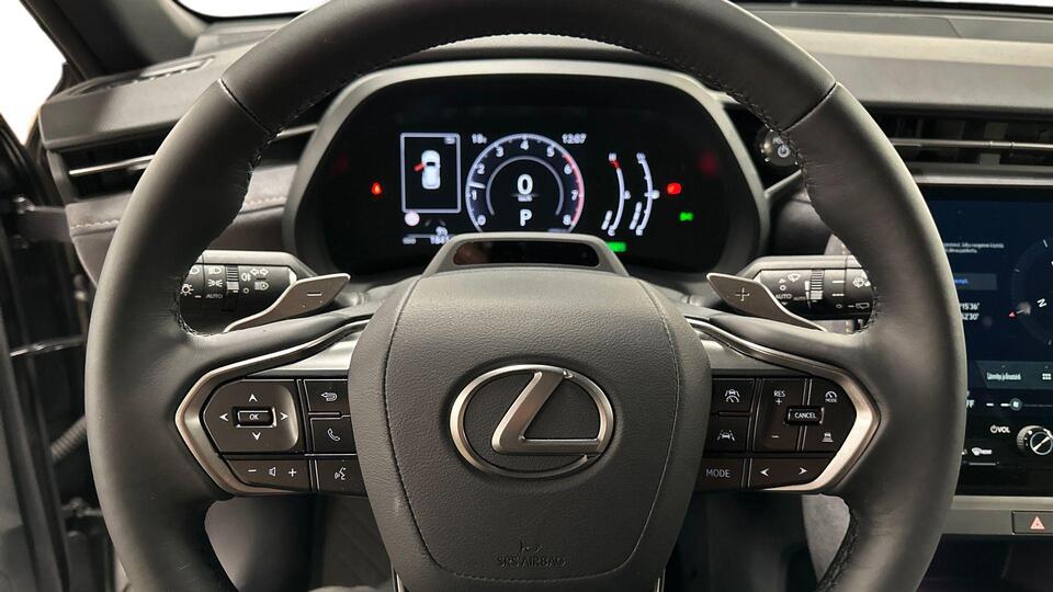 Lexus LBX vaihtoauto