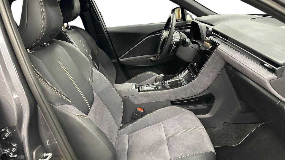 Lexus LBX vaihtoauto