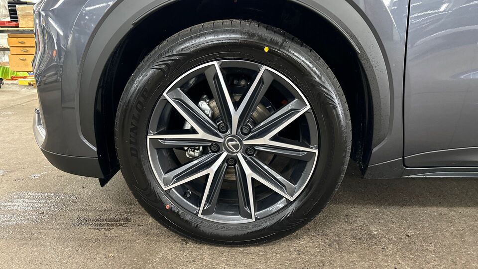 Lexus LBX vaihtoauto